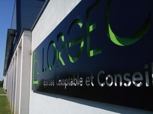 Atelier-Enseignes-Bandeau-lumineux-leds-Lorgec-Metz-57