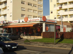 Atelier-Enseignes-Caisson-rond-lumineux-Boulangerie-Moulin-de-Paiou-Metz-57