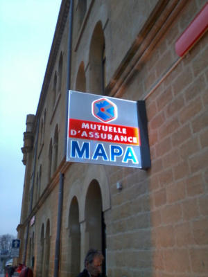 Atelier-Enseignes-Verre-lumineux-leds-Mapa-Metz-Bv-de-Treves-57