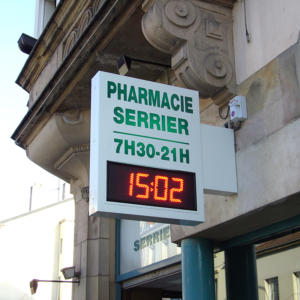 Atelier-Enseignes-Caisson-lumineux-et-HDT-Pharmacie-Serrier-Montigny-les-Metz-57