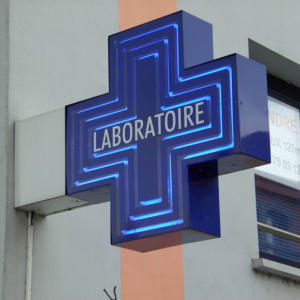 Atelier-Enseignes-Croix-HT-Laboratoire-Nancy-54