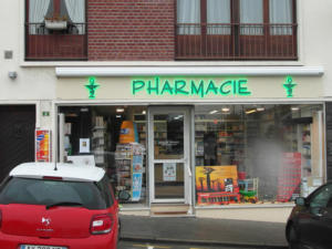 Atelier-Enseignes-Lettres-PVC-lumineuses-Retroeclairees-Pharmacie-Dreuil-les-Amiens-88