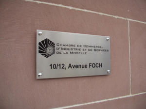 Atelier-Enseignes-Plaque-Inox-brosse-CCIM-Metz-57