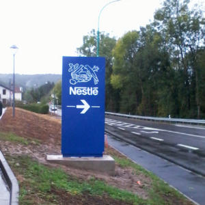 Atelier-Enseignes-Totem-energie-solaire-Nestle-Epinal-88